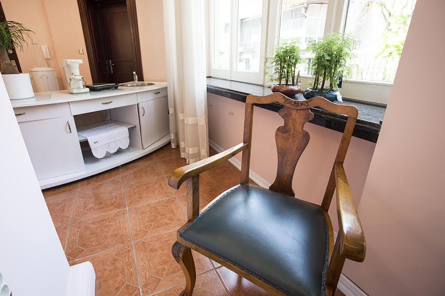Luna Apartment Novi Sad Buitenkant foto