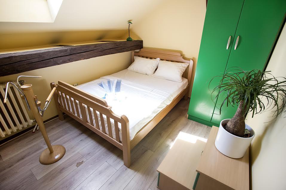 Luna Apartment Novi Sad Buitenkant foto